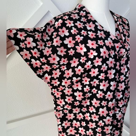 Cabi Harmony Retro Pink Floral V-Neck Blouse #5347 Size Medium - Picture 3 of 10